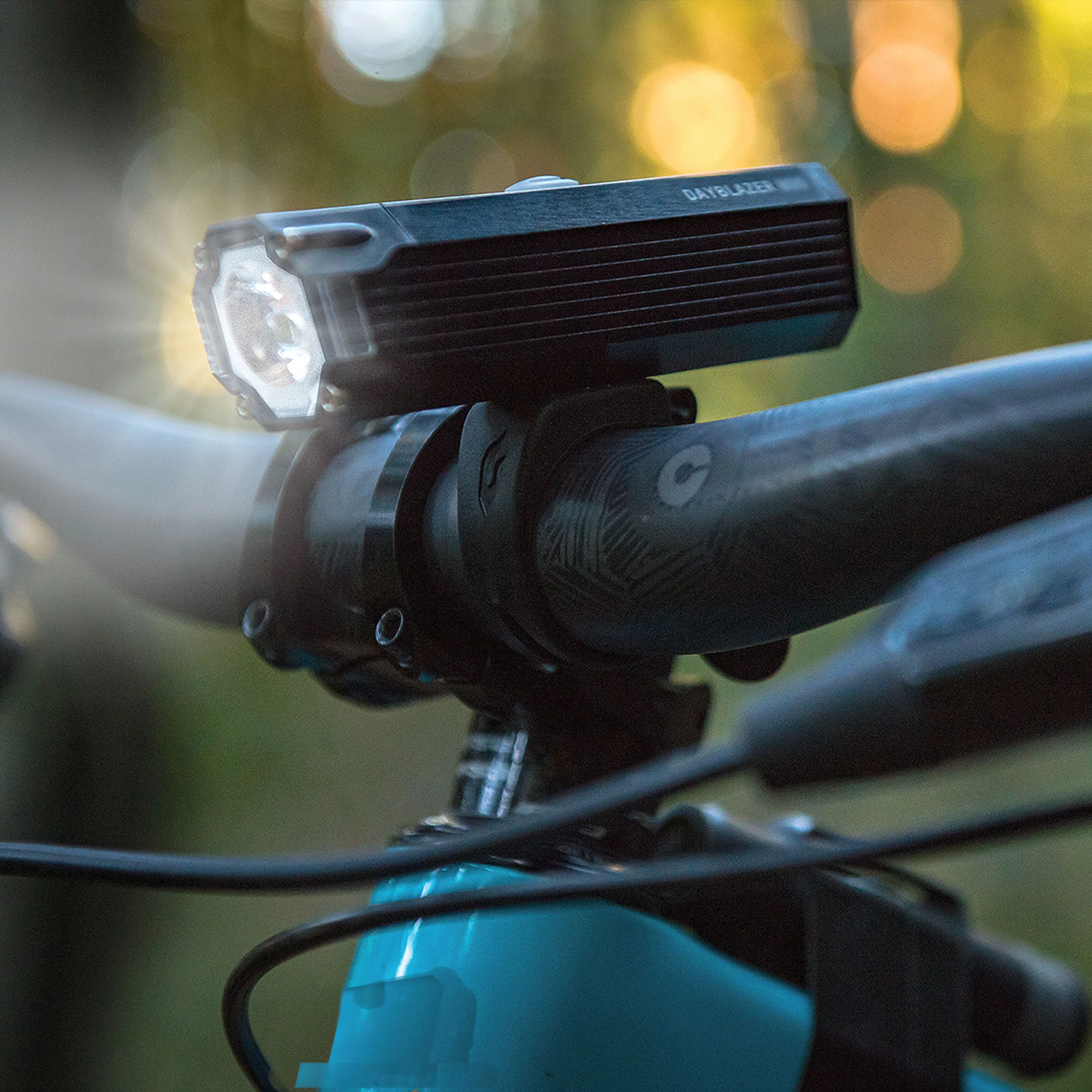Blackburn Dayblazer 1000 Front Light - Image 7