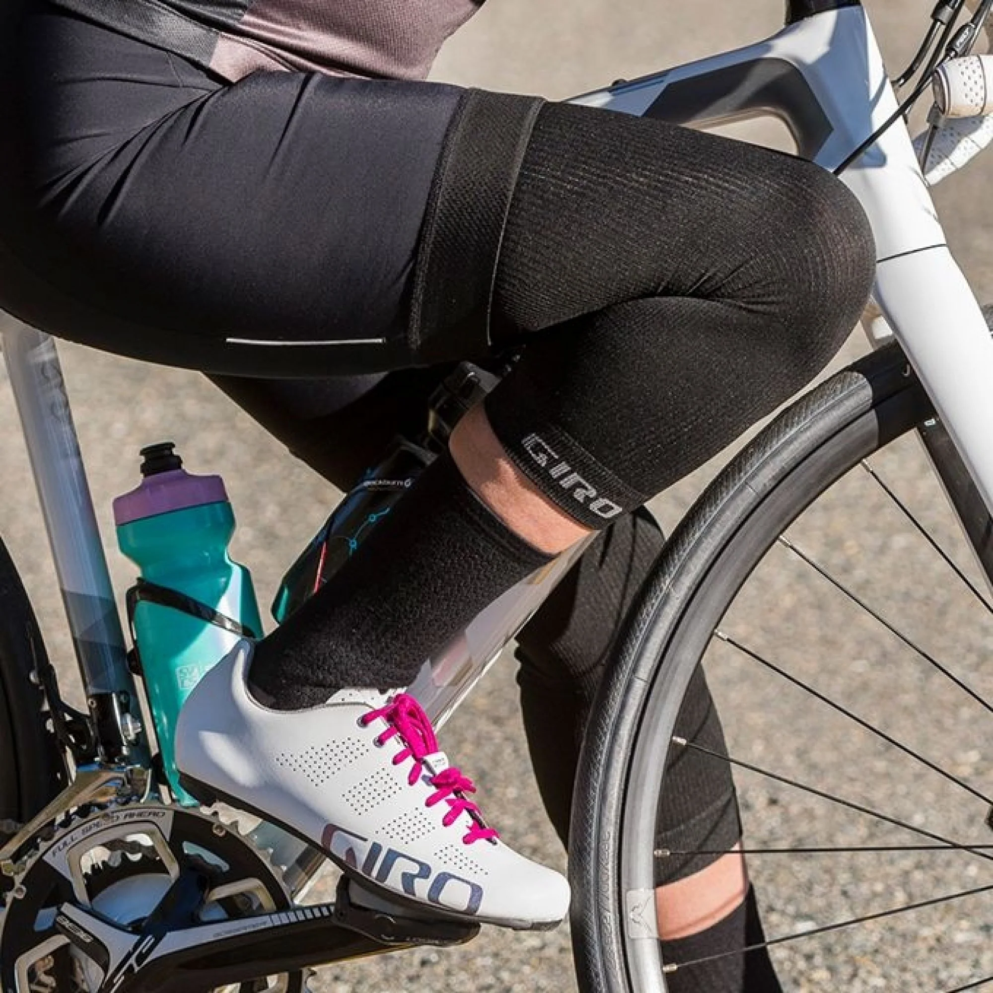 Giro Chrono Knee Warmers - Image 2