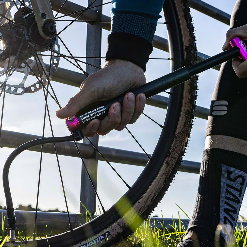 Muc-Off Airmach Carbon Mini Pump - Image 5